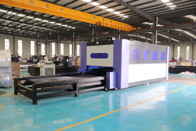 Industrial 3015 6000 watt Fibe - Industrial Fiber Laser Cutting Machine 评论和价格